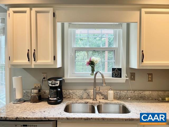 Photo 10 of 34 of 2110 Viburnum Ct house