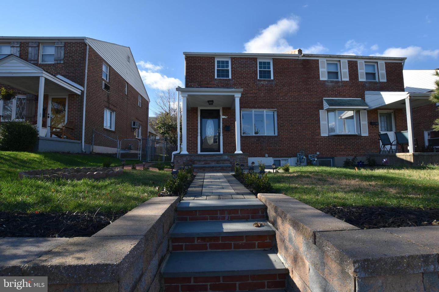 Photo 4 of 56 of 1120 Agnew Dr multi-family property