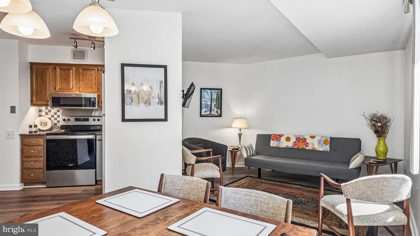 1420 Locust Street Unit 7B