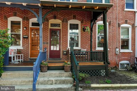 Townhouse in Wilmington DE 1814 Scott STREET 1.jpg