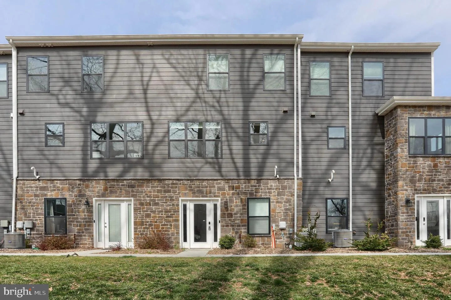 129 High Pointe Drive Unit 33