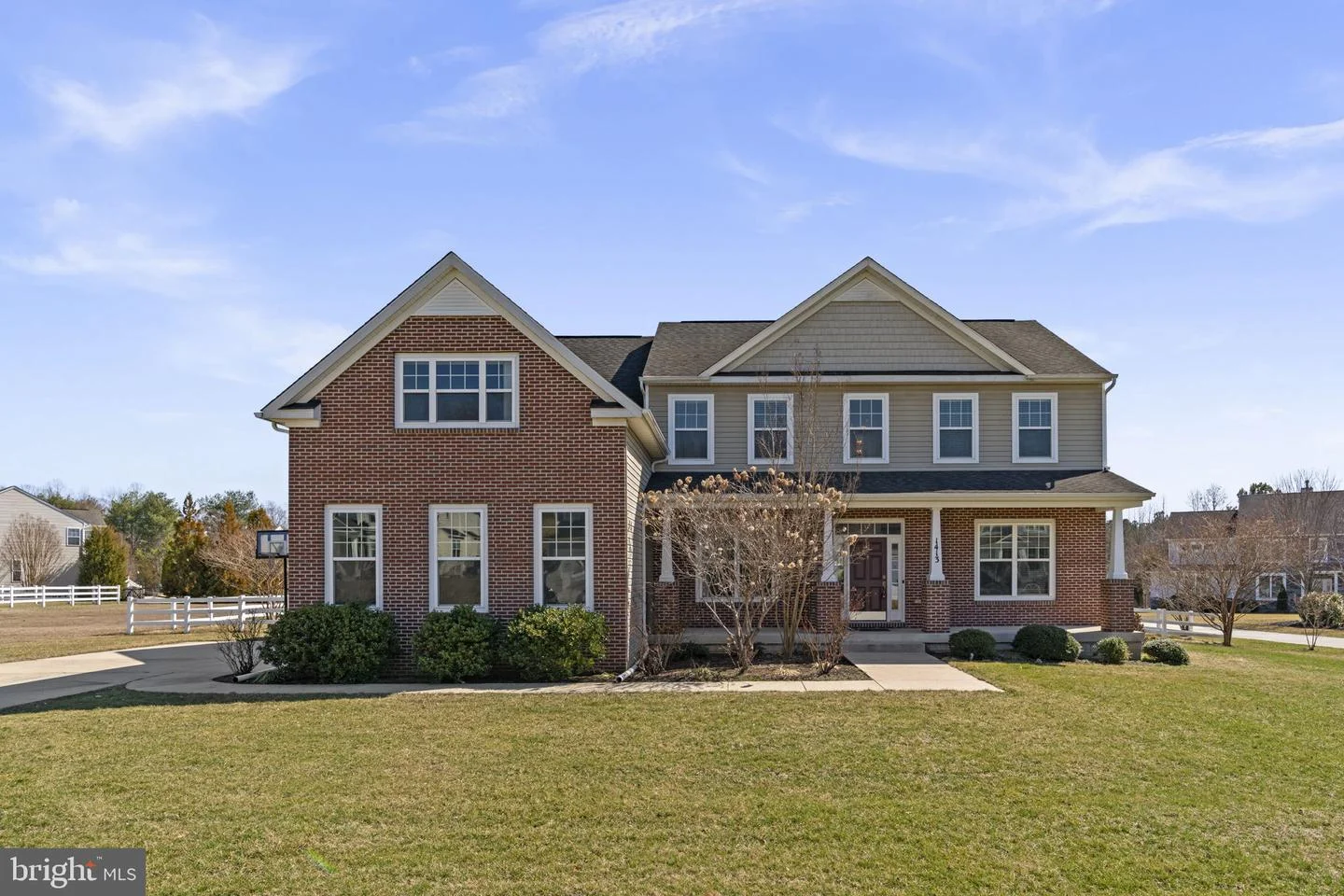 1413 Della Way