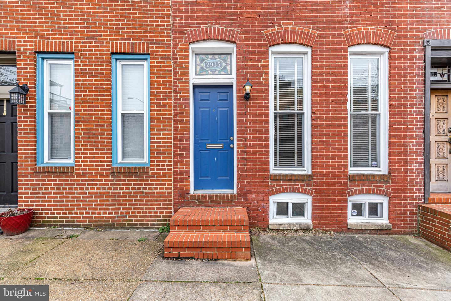 Photo 1 of 19 of 2935 Dillon St townhome