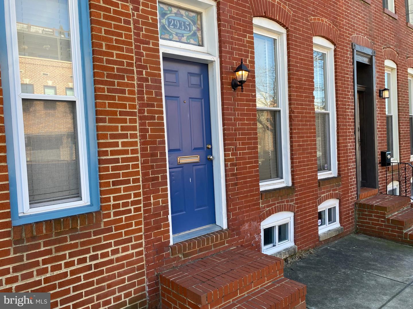 Photo 2 of 19 of 2935 Dillon St townhome