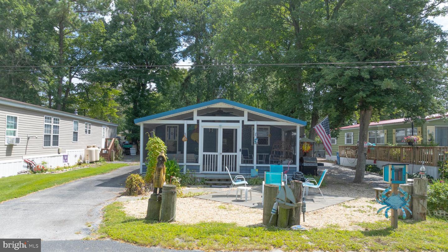 Photo 2 of 37 of 35476 Bayview Ln #4147 mobile home