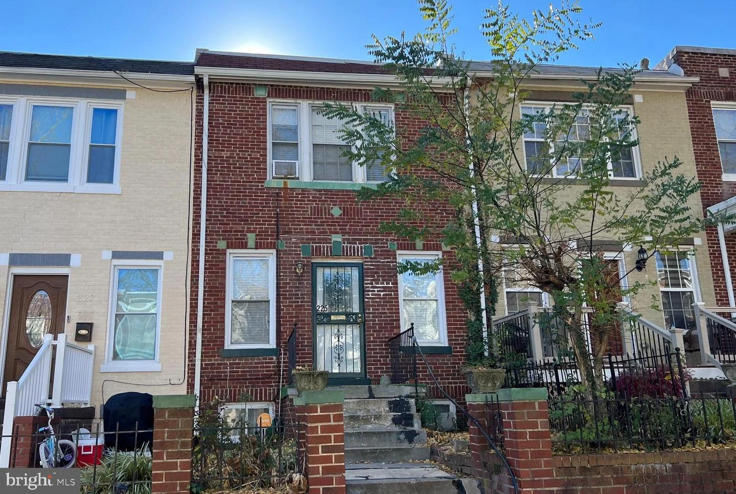 225 Cromwell Terrace NE