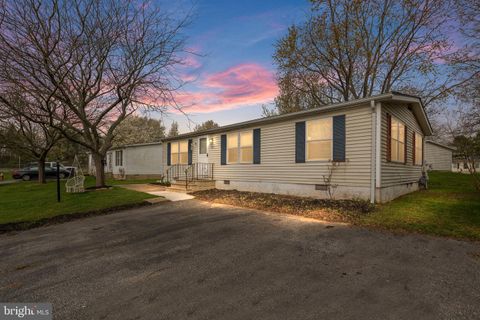 Single Family Residence in Dover DE 27 Gordon DRIVE.jpg