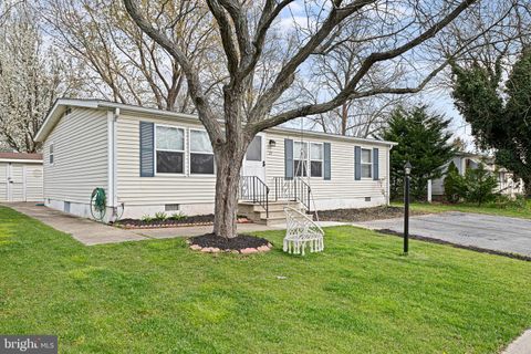 Single Family Residence in Dover DE 27 Gordon DRIVE 2.jpg