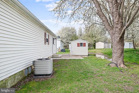 Single Family Residence in Dover DE 27 Gordon DRIVE 26.jpg