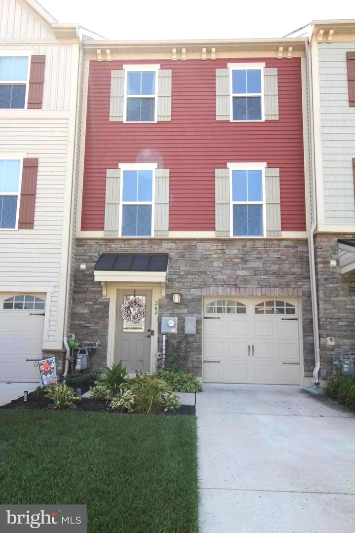 View Clarksboro, NJ 08020 townhome