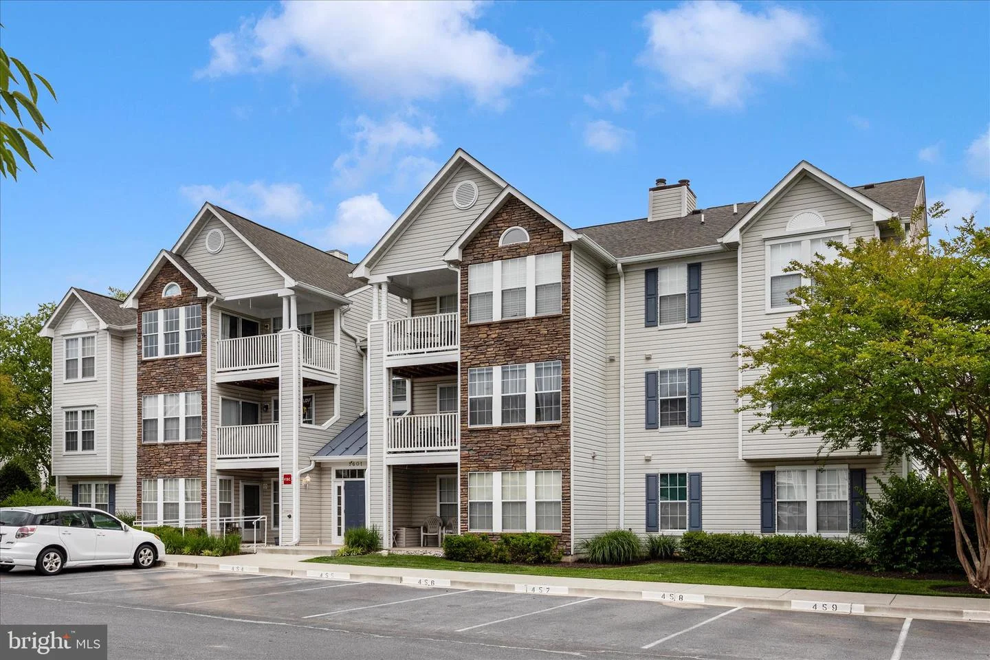 5601 Avonshire Place Unit B