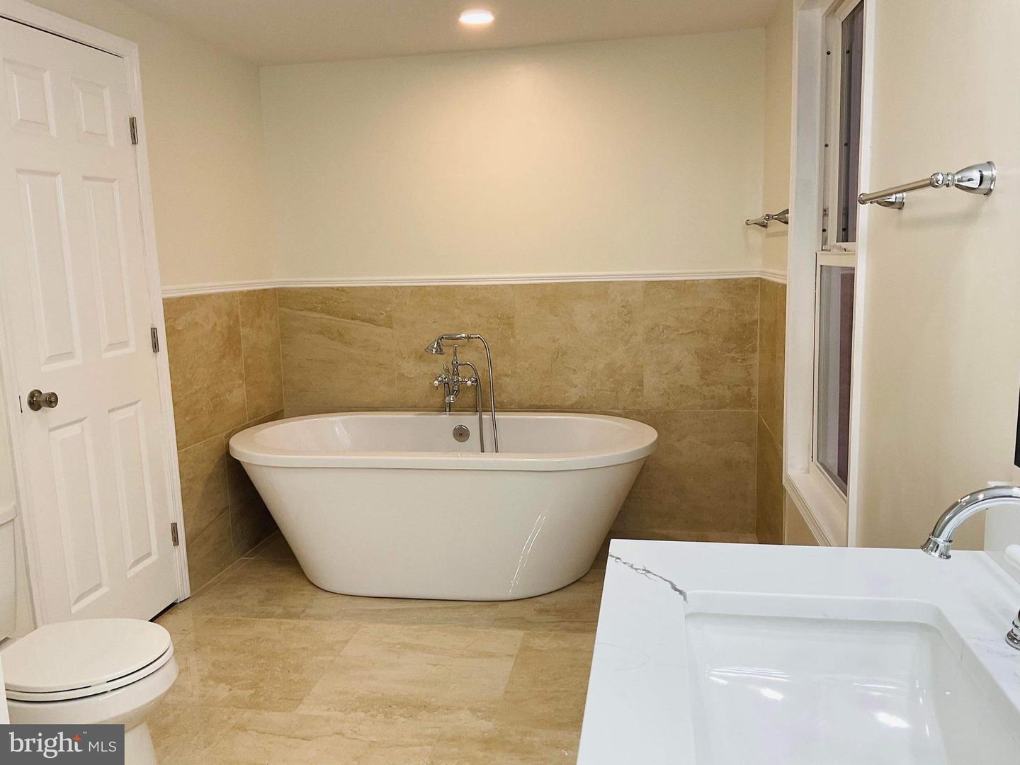 Photo 11 of 27 of 102 Wagoner Dr house
