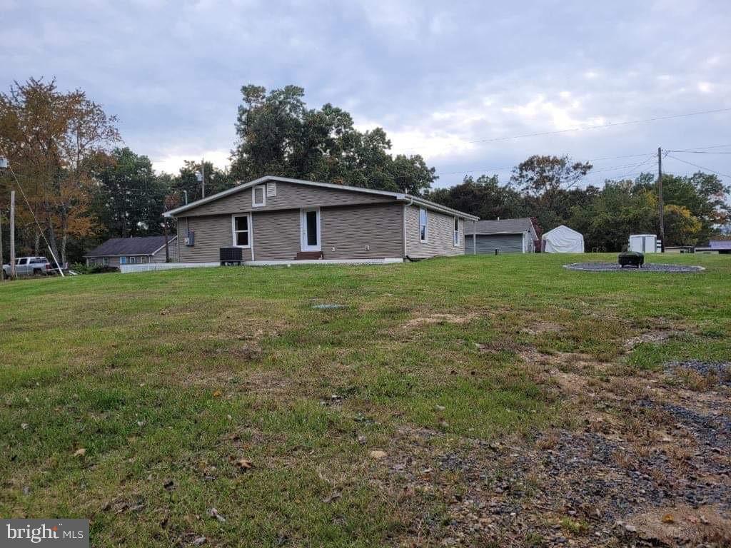 Photo 24 of 27 of 102 Wagoner Dr house