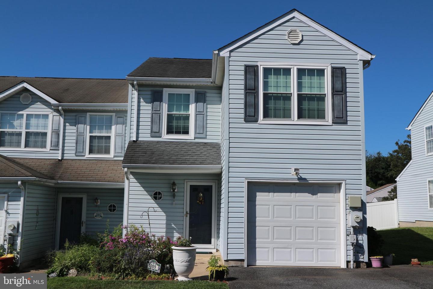 View Newark, DE 19711 townhome