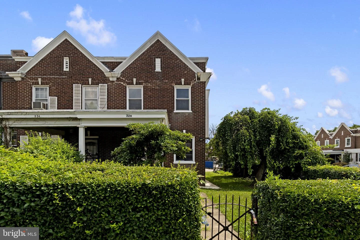 326 W Nedro Avenue