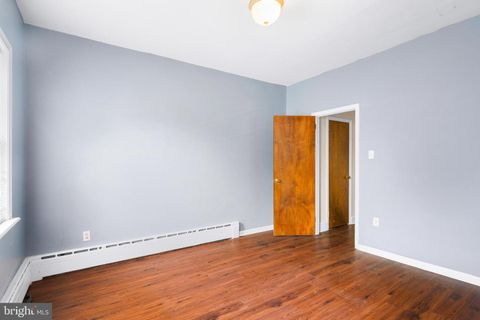 Townhouse in Philadelphia PA 2427 Somerset STREET 13.jpg