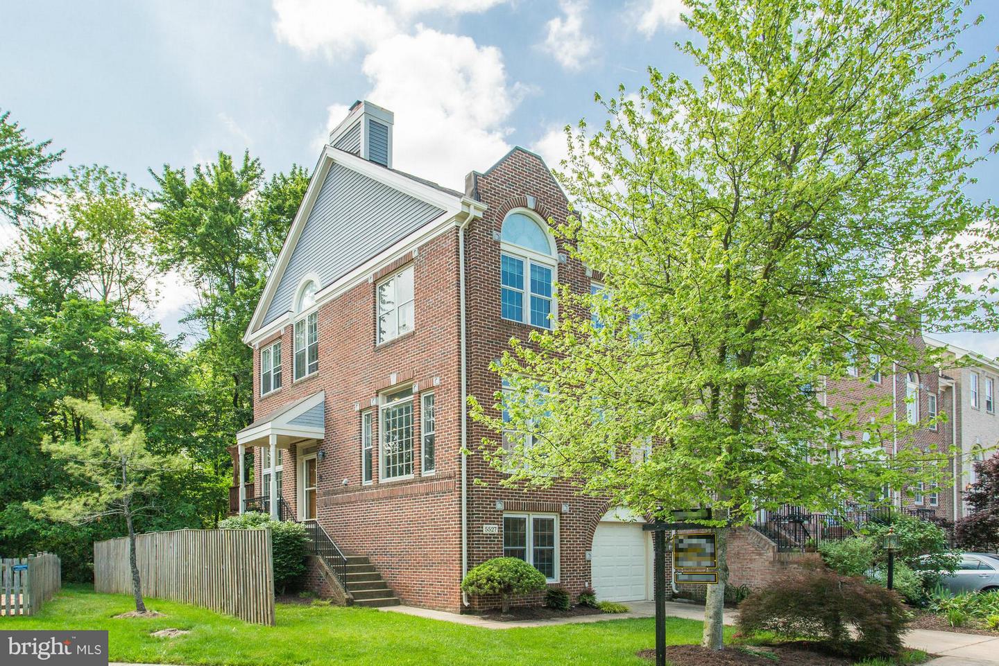 View CENTREVILLE, VA 20120 townhome