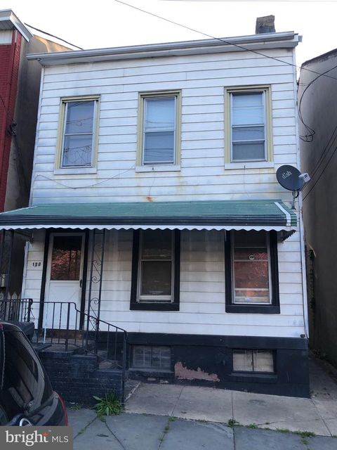 Single Family Residence in Trenton NJ 130 Old Rose St St.jpg