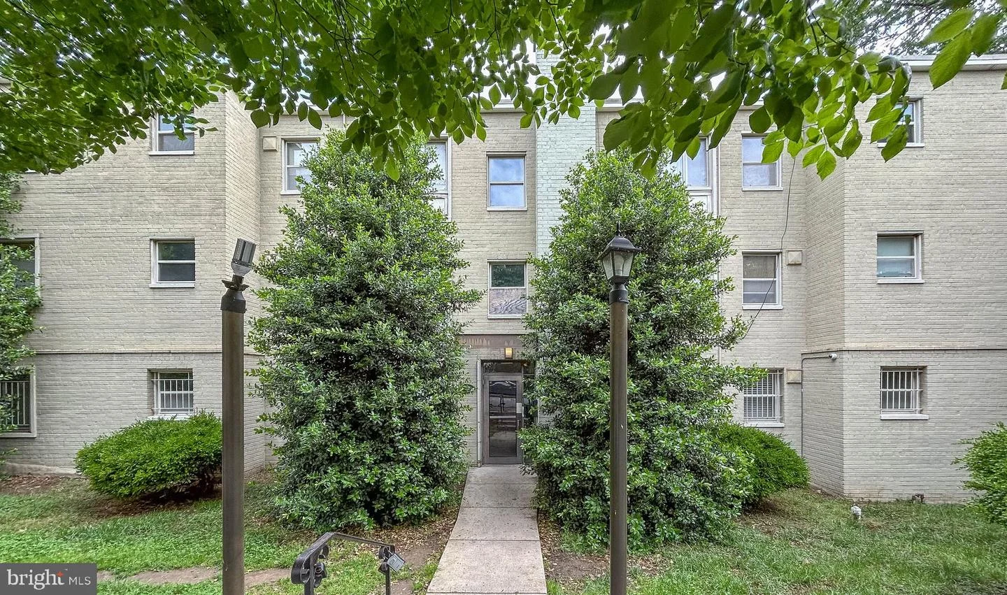 2832 Hartford Street SE Unit 102