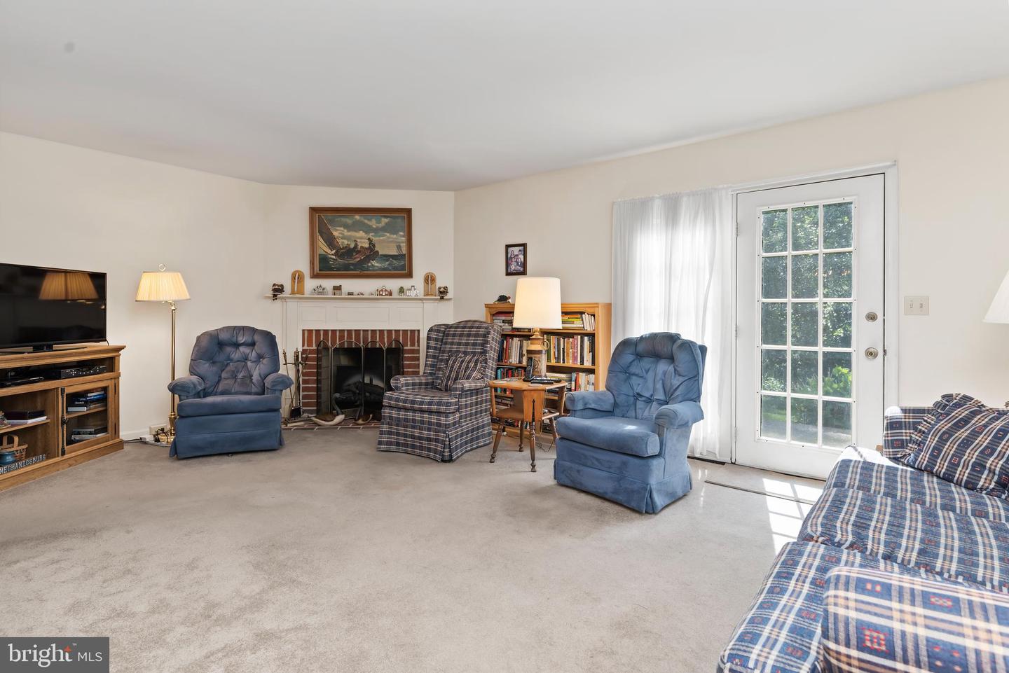Photo 9 of 29 of 636 Allenview Dr townhome