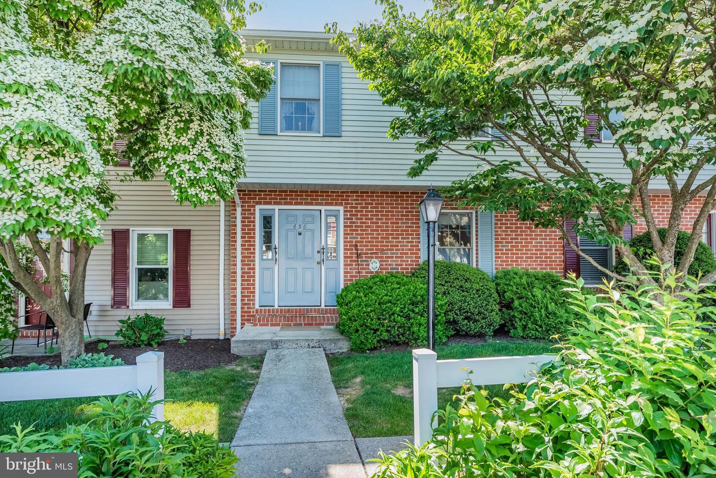 Photo 1 of 29 of 636 Allenview Dr townhome