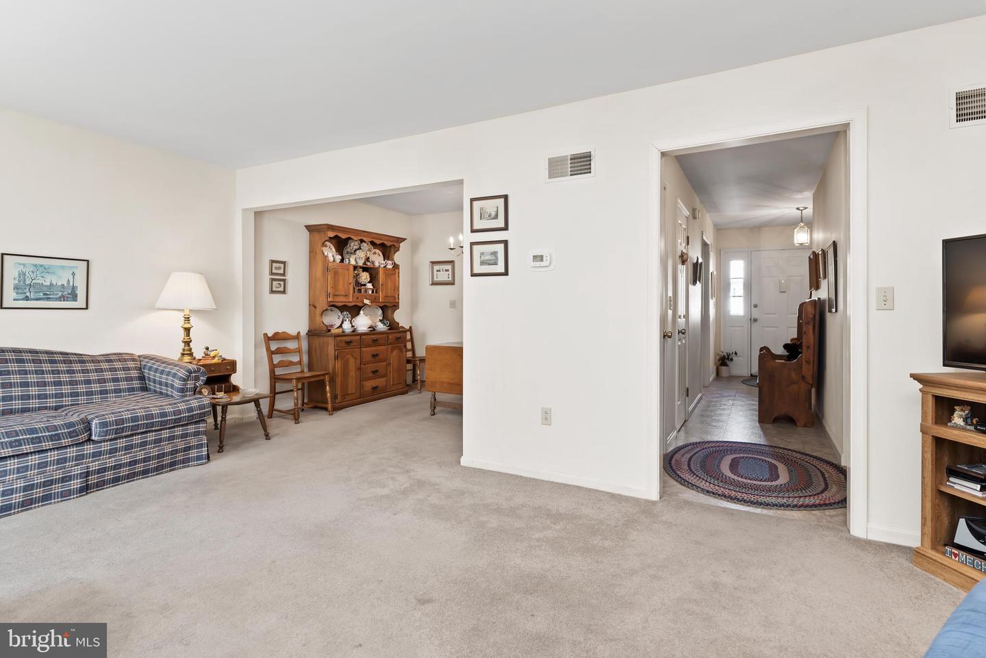 Photo 7 of 29 of 636 Allenview Dr townhome