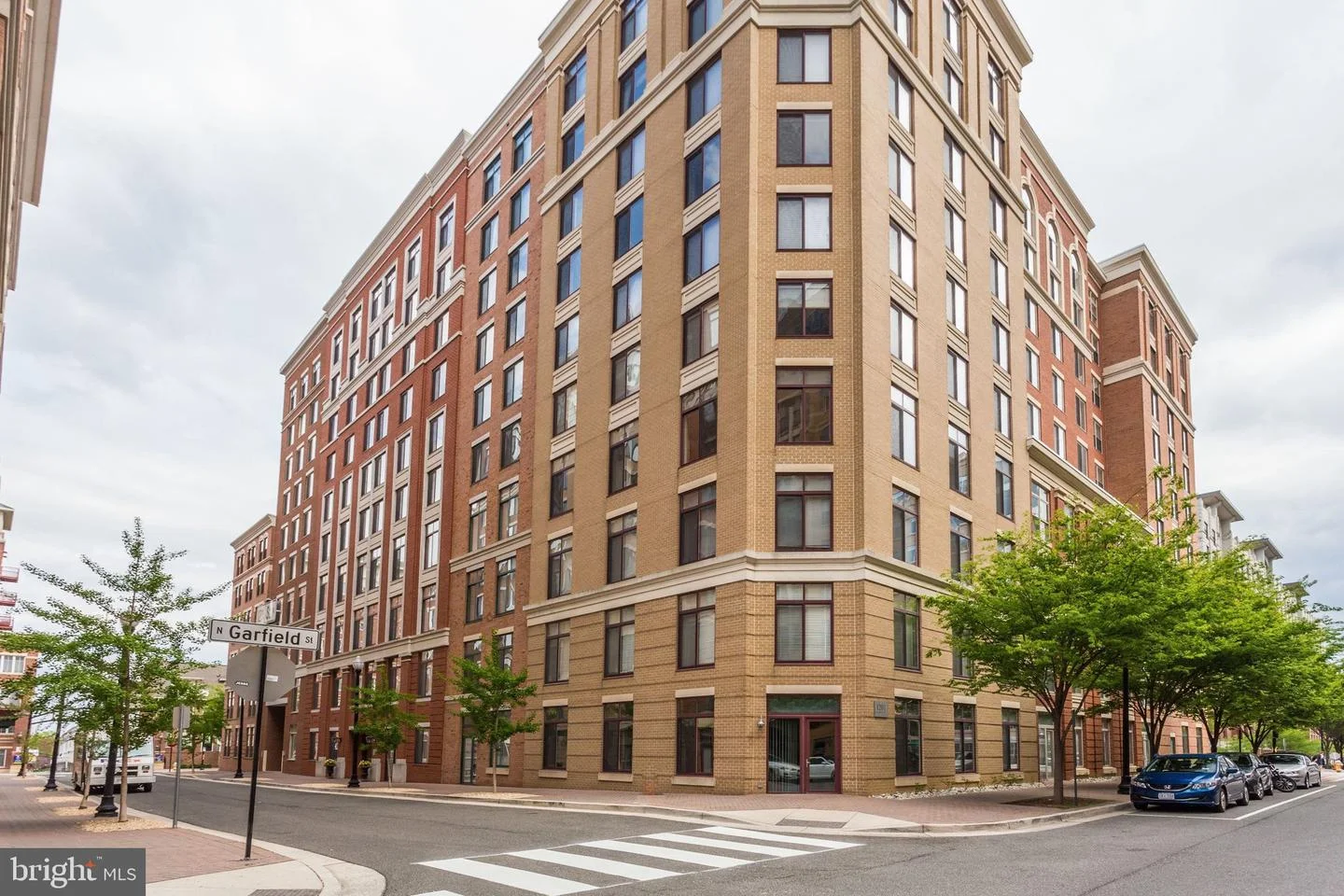 1201 N Garfield Street Unit 202