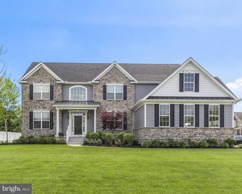 Single Family Residence in Dover DE 18 Chucker Crossing Xing.jpg