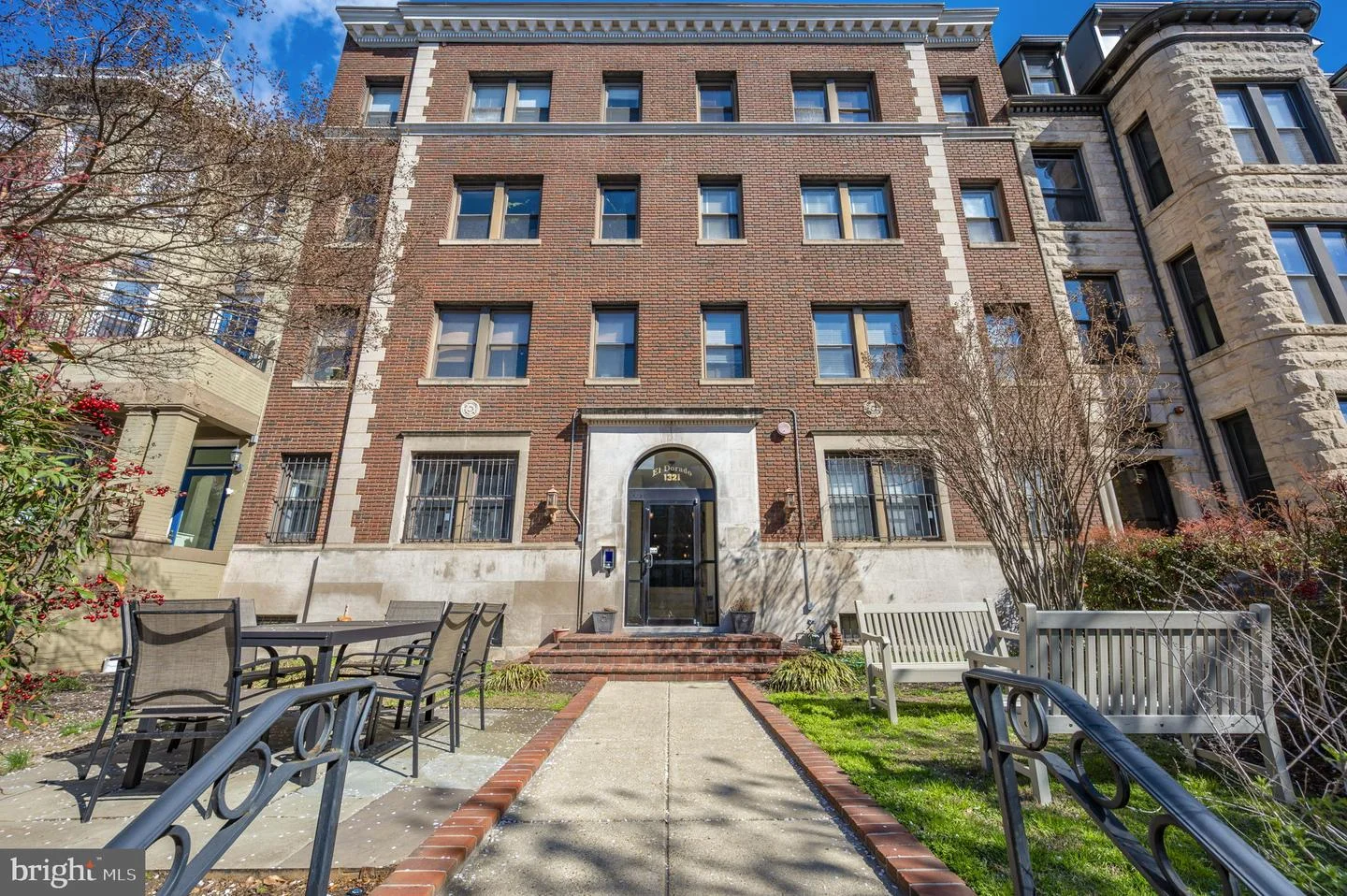 1321 NW Fairmont Street NW Unit 1
