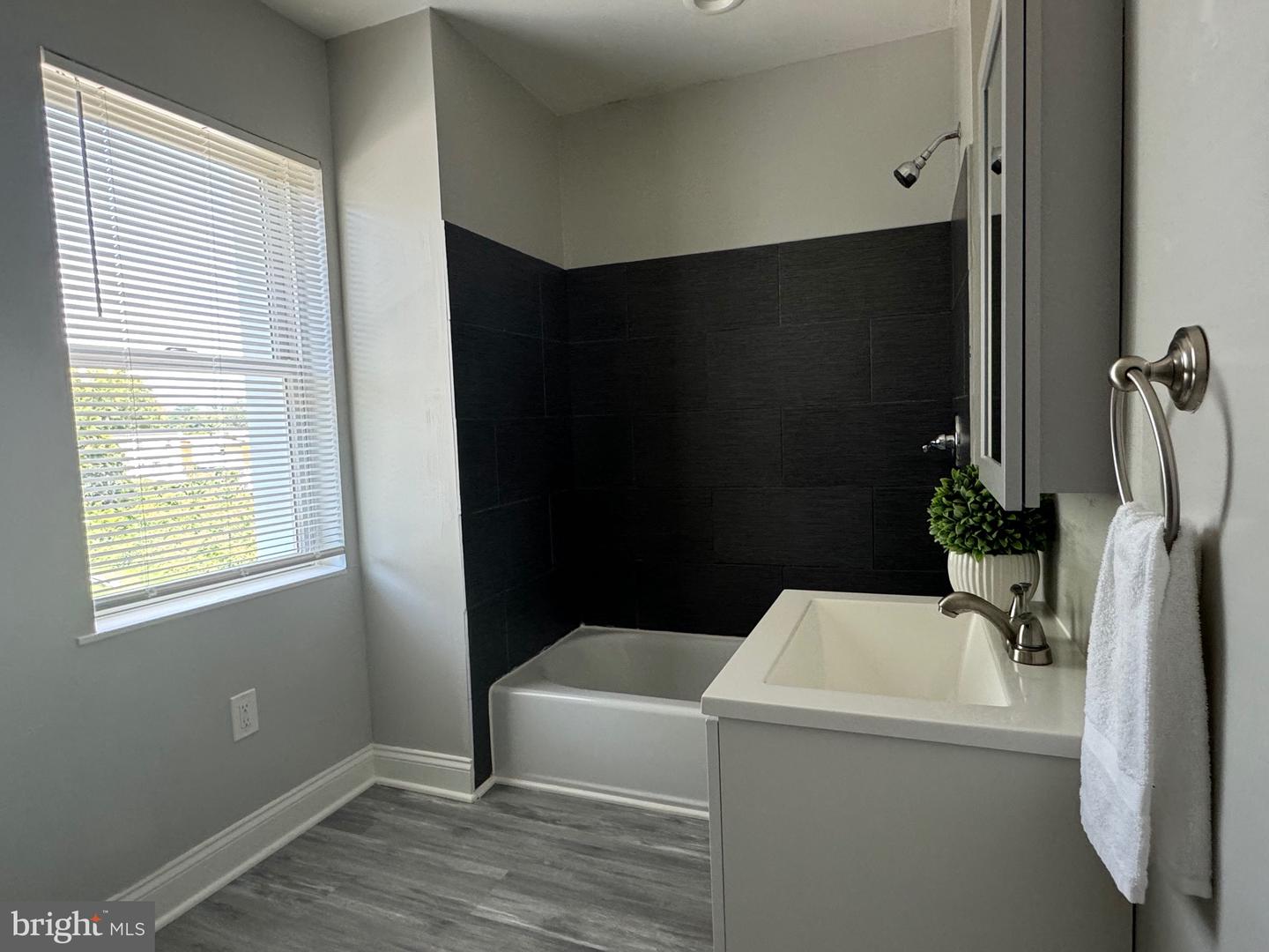 Photo 16 of 21 of 132 Palormo Ave townhome