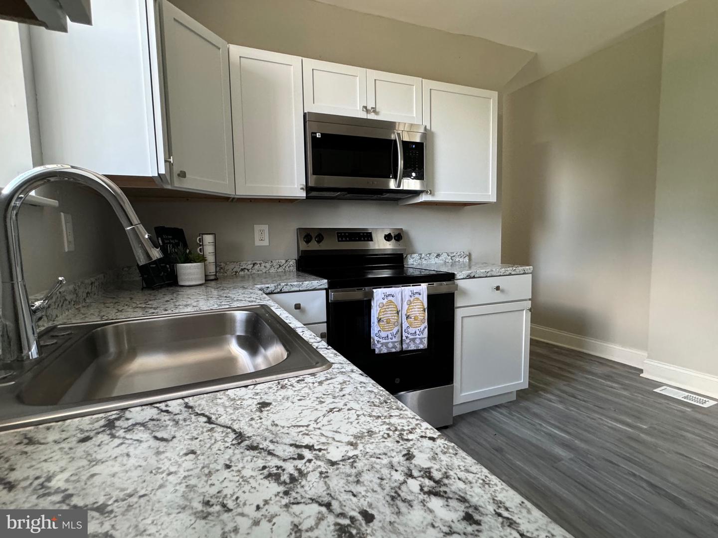 Photo 7 of 21 of 132 Palormo Ave townhome