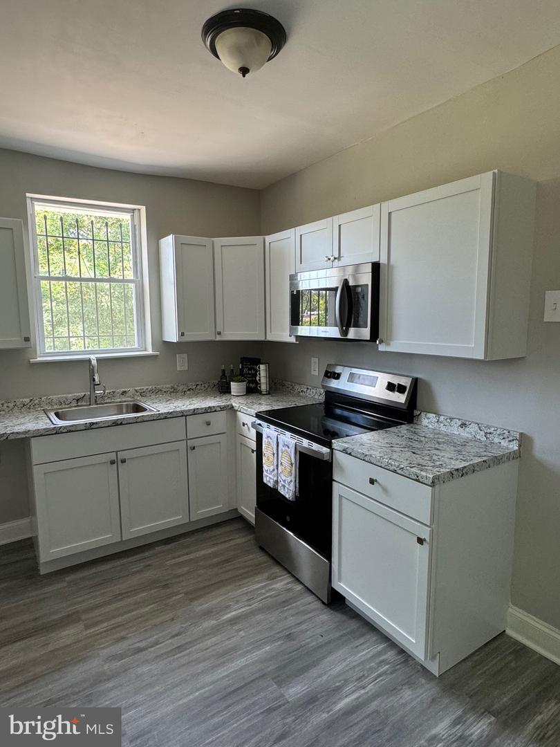 Photo 4 of 21 of 132 Palormo Ave townhome
