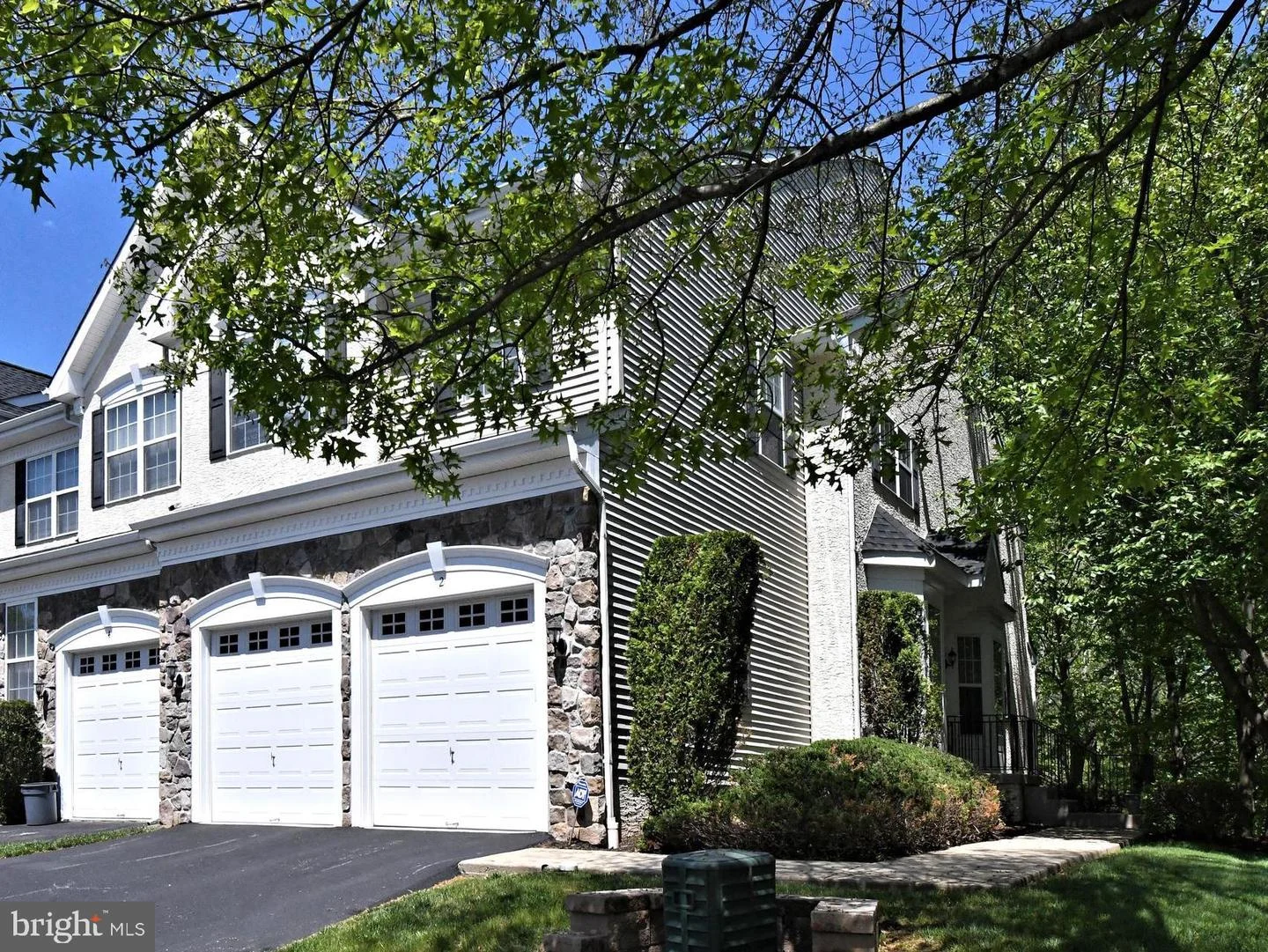 2 Longview Lane