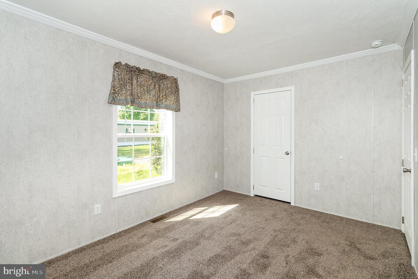 Photo 9 of 22 of 52 Meadowview Dr mobile home