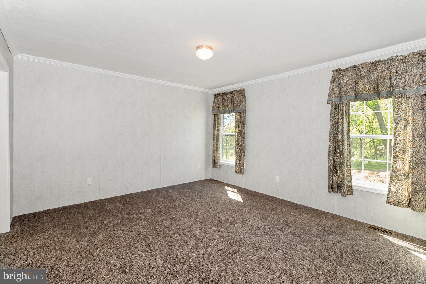 Photo 11 of 22 of 52 Meadowview Dr mobile home