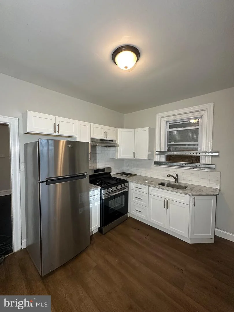 230 W Champlost Street