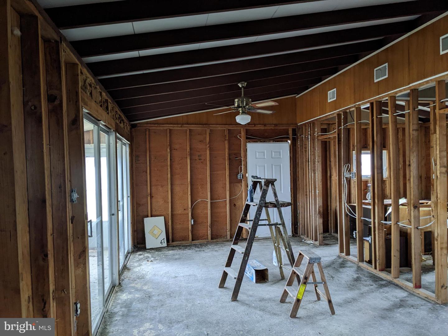 Photo 10 of 21 of 47 Rosalyn Dr house