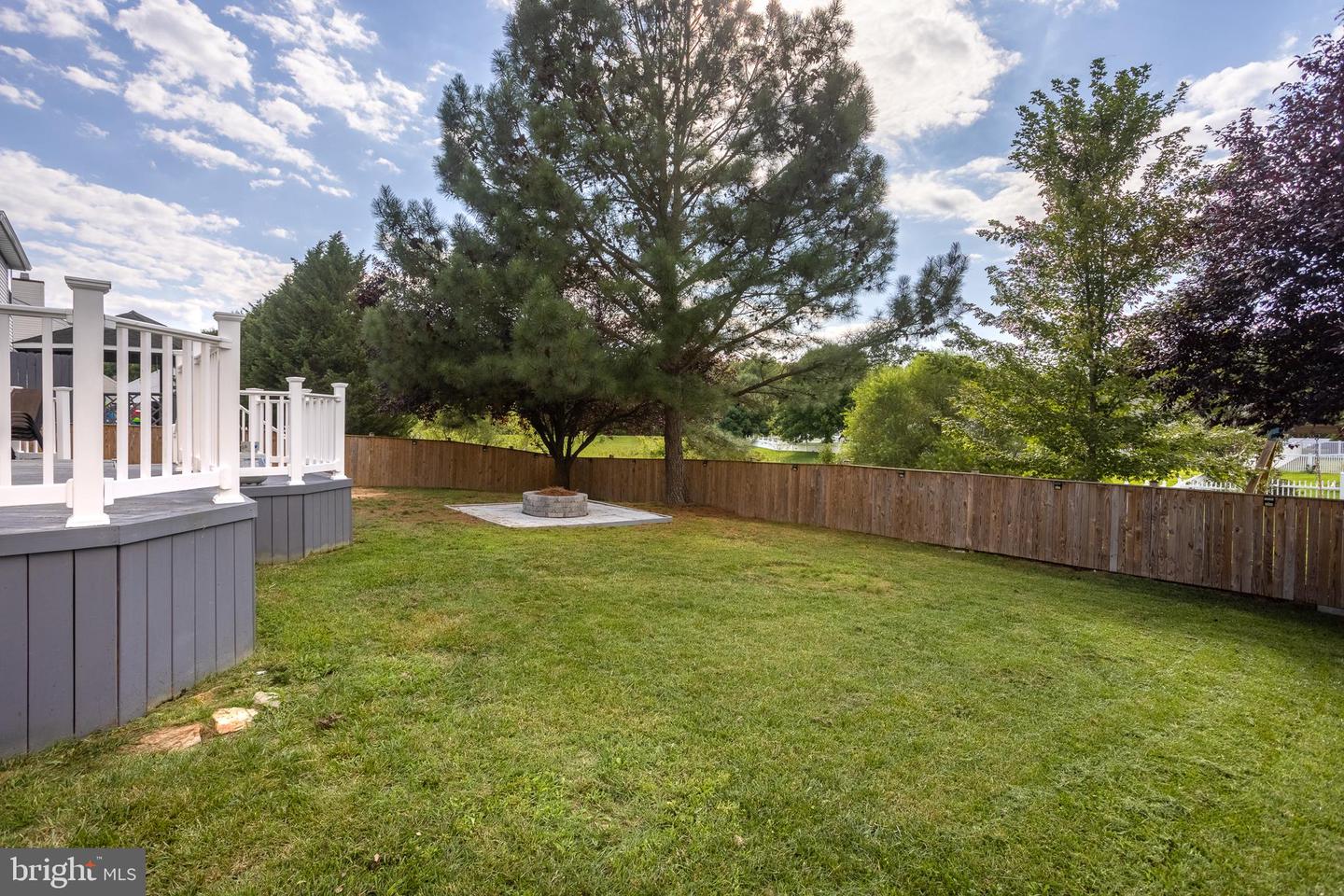 Photo 4 of 35 of 2294 Howland Dr house