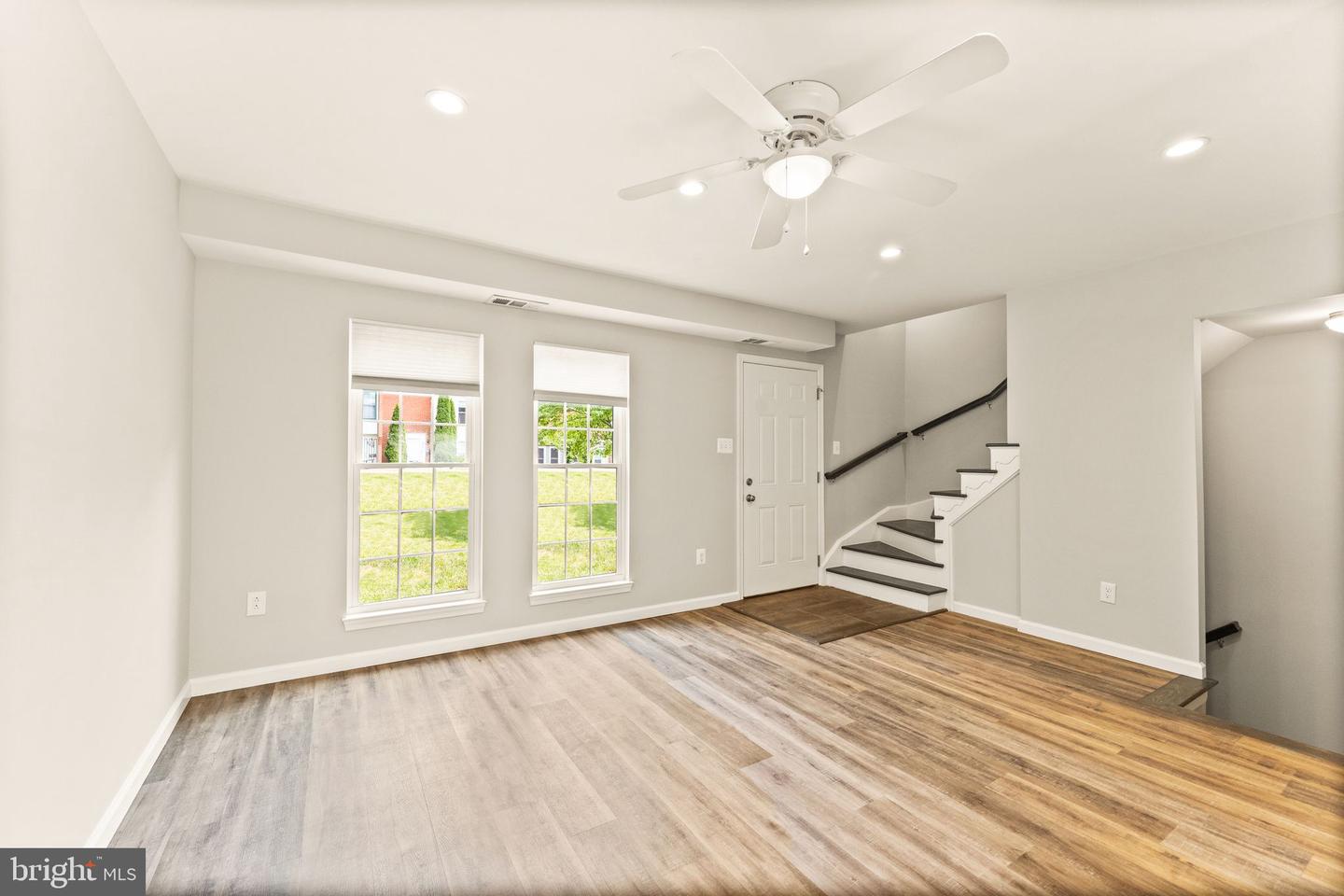 Photo 10 of 37 of 223 Roanoke Dr SE townhome
