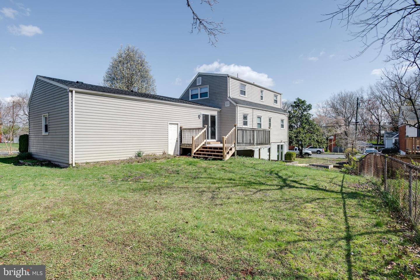 Photo 40 of 41 of 9401 Spotsylvania St house