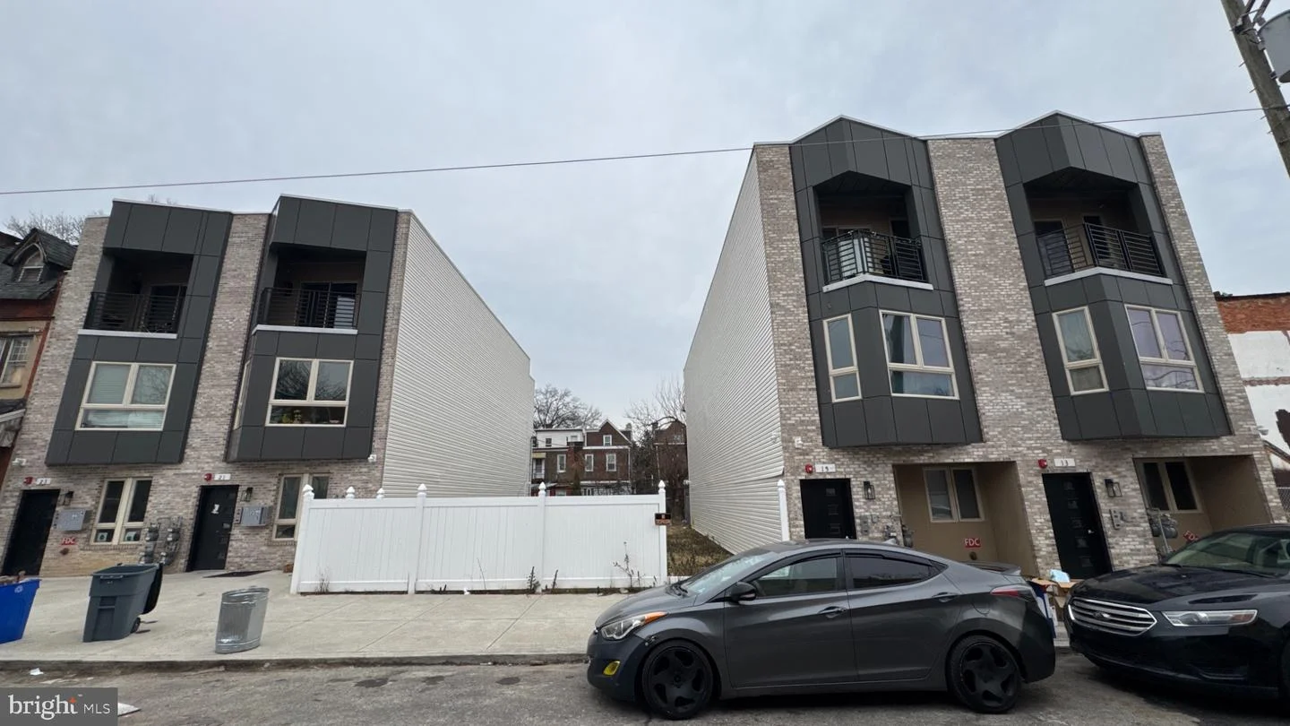 17 N Farson Street