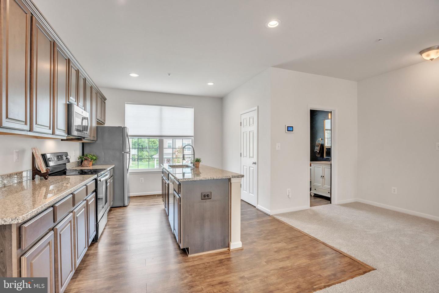 Photo 9 of 29 of 76 Clydesdale Ln townhome