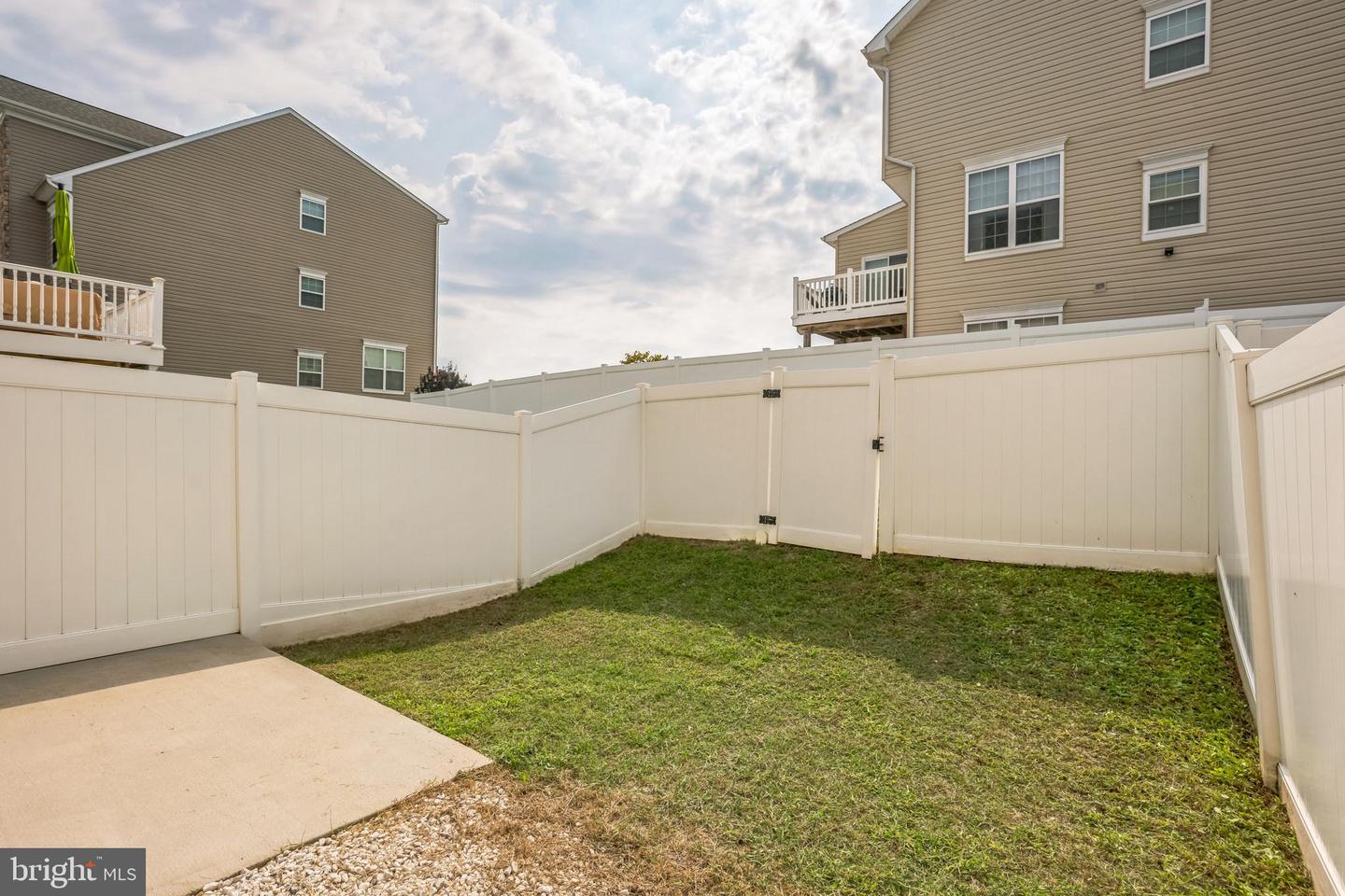 Photo 28 of 29 of 76 Clydesdale Ln townhome