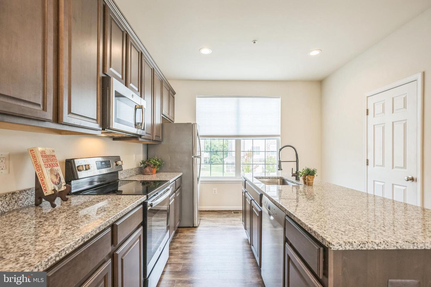 Photo 12 of 29 of 76 Clydesdale Ln townhome