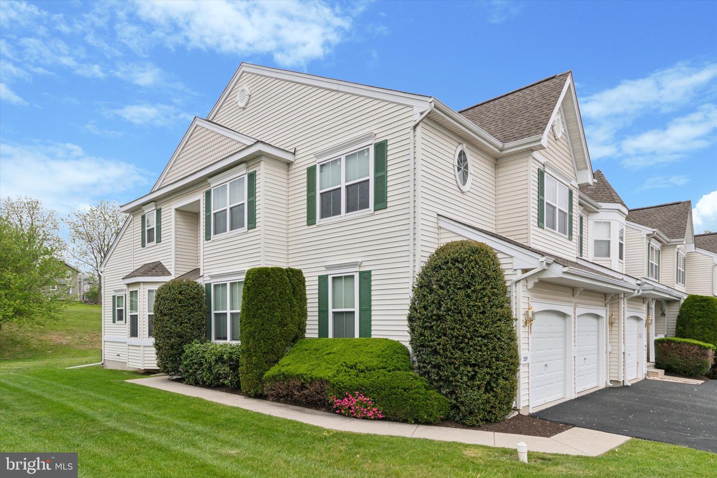 View Chalfont, PA 18914 townhome