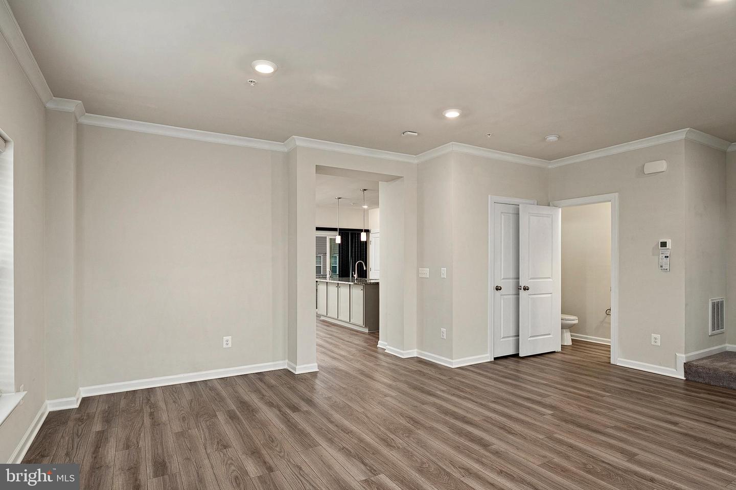Photo 6 of 28 of 9620 Block St #302 townhome