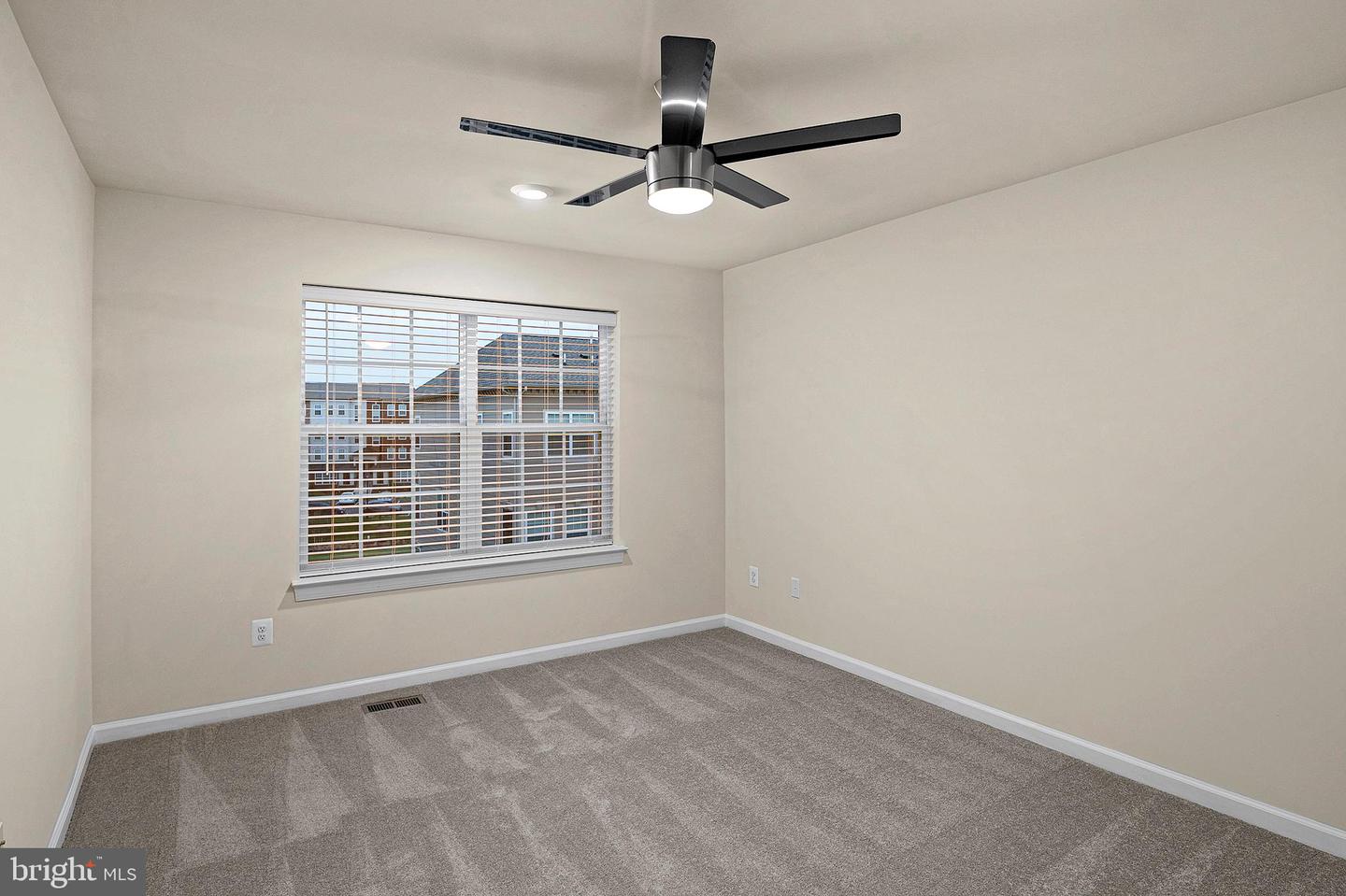 Photo 18 of 28 of 9620 Block St #302 townhome
