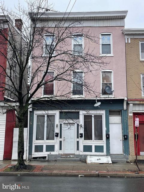 Quadruplex in Trenton NJ 582 Clinton AVENUE.jpg