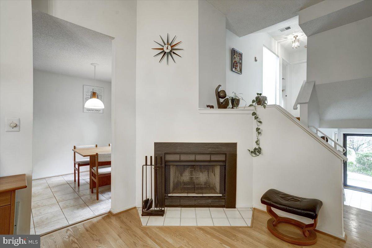 Photo 10 of 30 of 255 Sayre Dr multi-family property