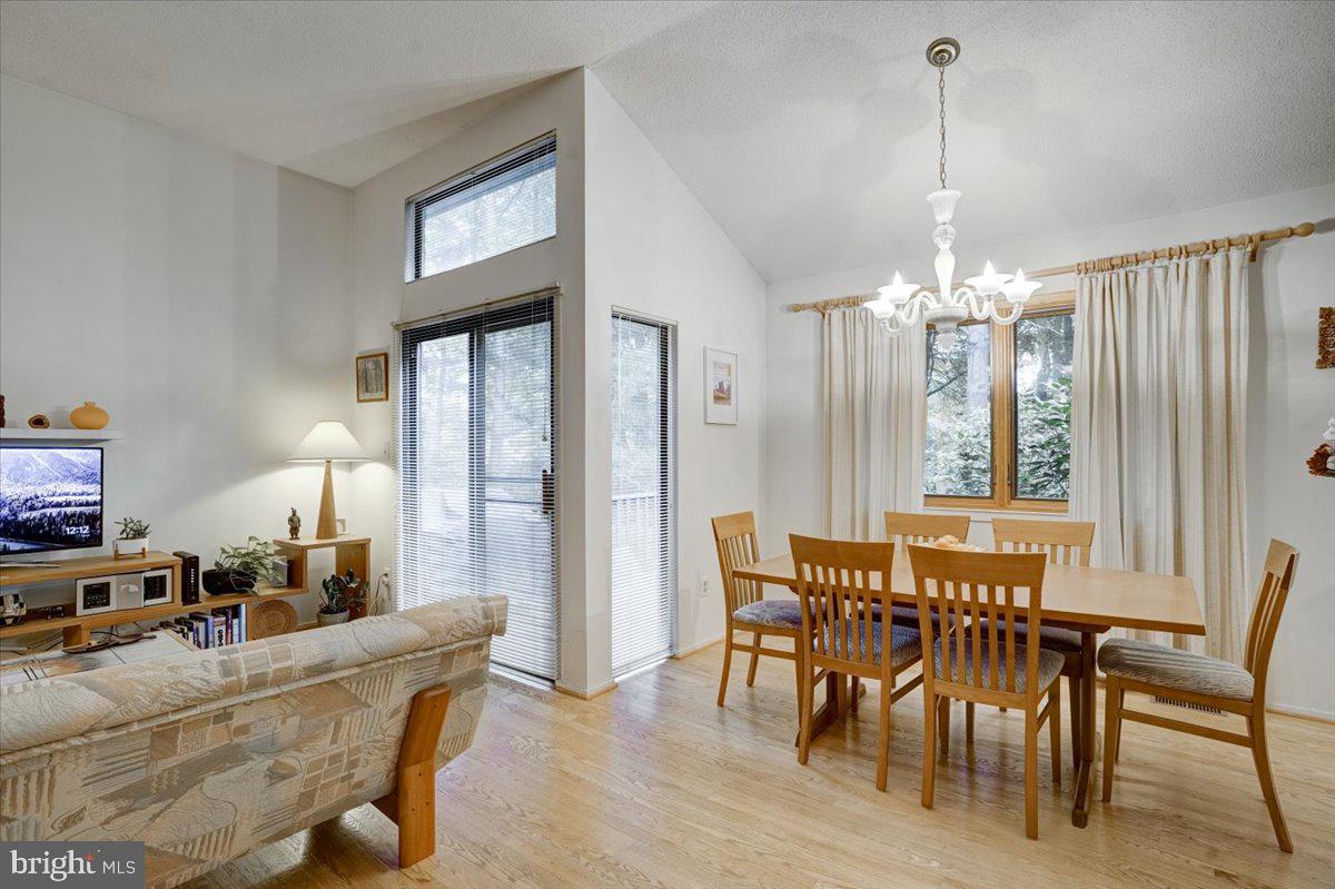 Photo 8 of 30 of 255 Sayre Dr multi-family property